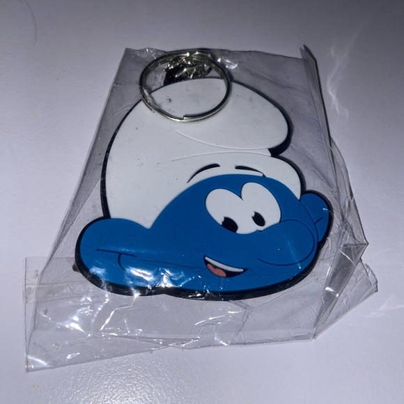 No Name Smurf Keychain – 2025 Official Smurfs Rubber Key Ring - Picture 1 of 2